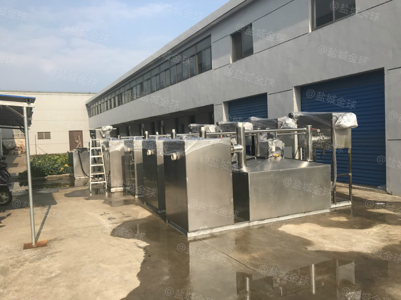 处理量5吨长1350*宽1000*高1200油脂分离器
