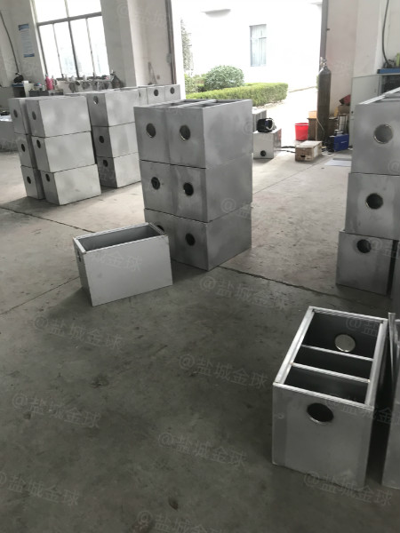 处理量3吨长1000*宽1000*高960餐饮用隔油器