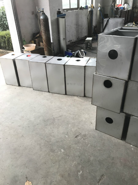 处理量10吨长2000*宽1200*高1200火锅专用油水分离器