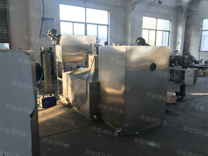 处理量30吨长2800*宽1200*高1200餐饮自动隔油器