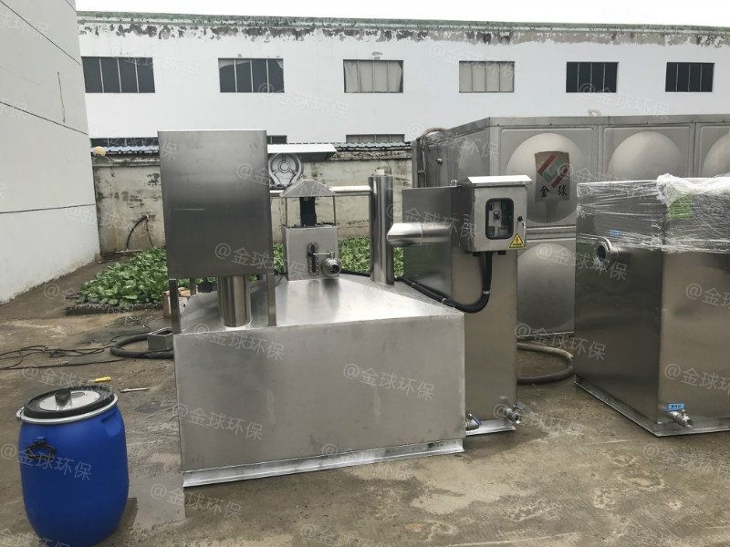 处理量20吨长2400*宽1200*高1200立式油水分离器厂家
